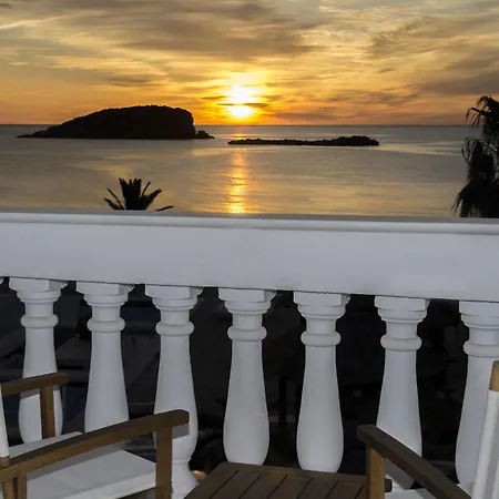 Отель Outsite Ibiza 3*