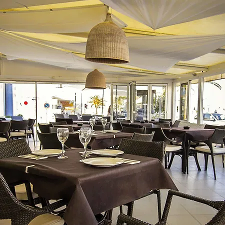 Отель Outsite Ibiza 3*