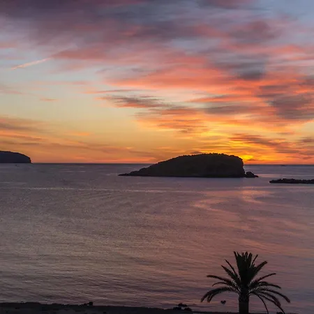 Отель Outsite Ibiza Эс-Кана